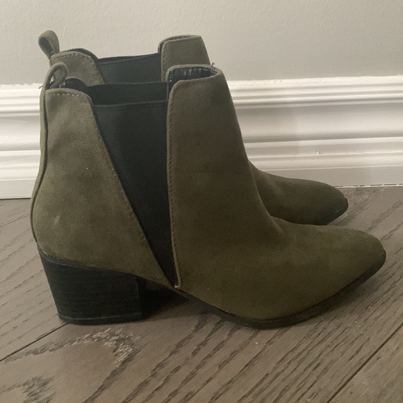 Charlotte Russe Olive Booties size 6 - Picture 2 of 6